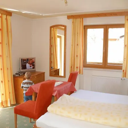 Ederhof Konukevi 3*