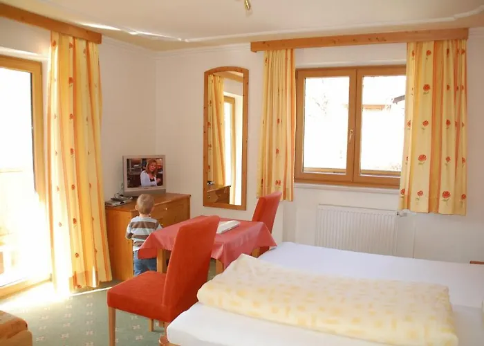 Ederhof Casa de hóspedes 3*